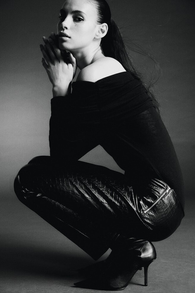 Прямые брюки с покрытием H&M, черный
Прямые брюки с покрытием H&M, черный