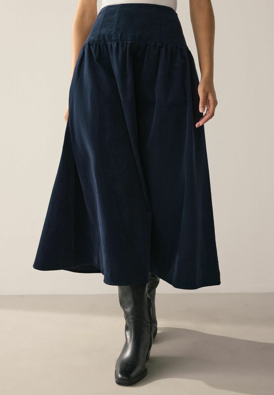 Юбка Next DROPPED WAIST MIDI, Navy/Dark Blue
Юбка Next DROPPED WAIST MIDI, Navy/Dark Blue