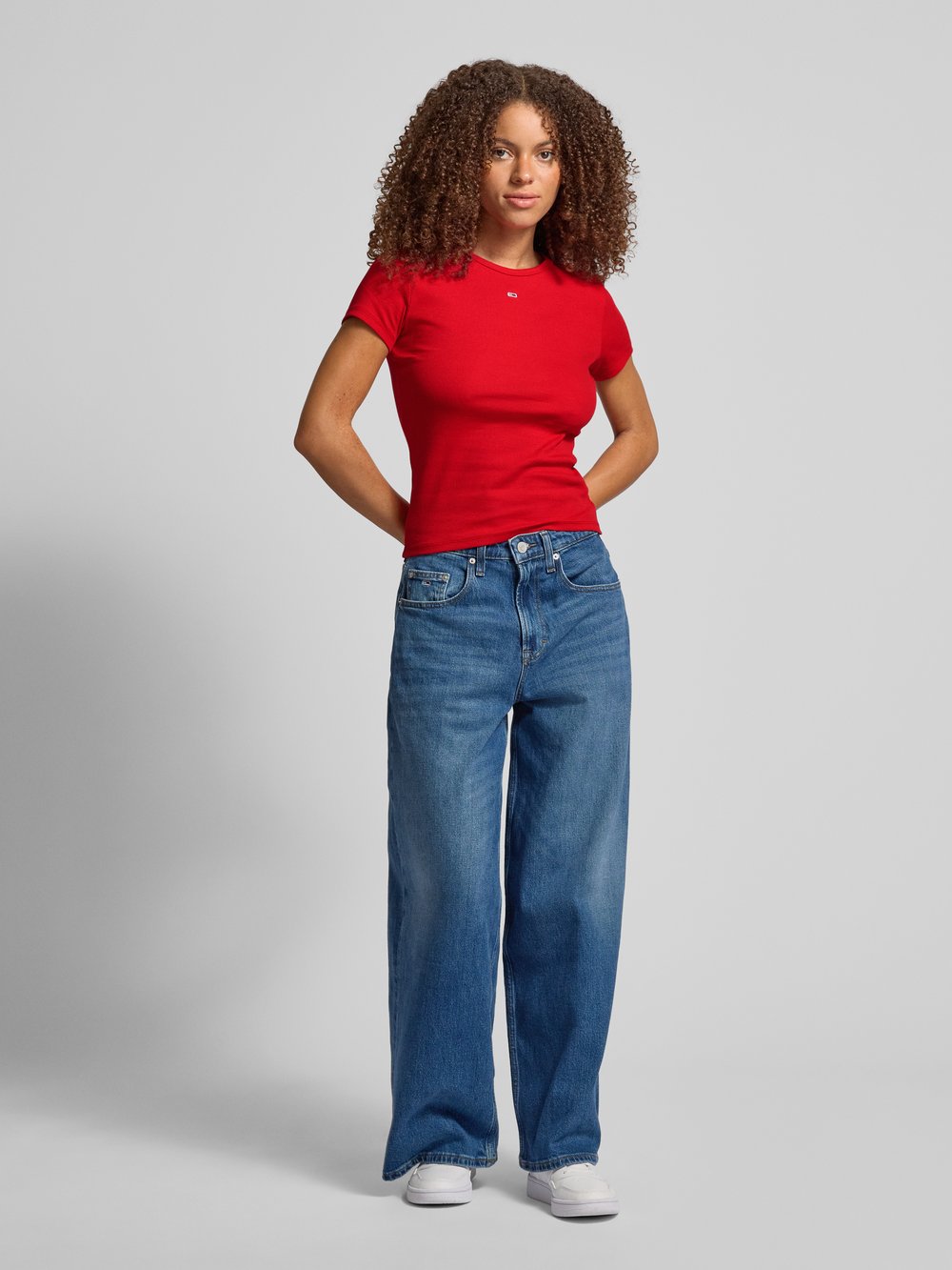 Футболка облегающего кроя с вышитым логотипом, модель «ESSENTIAL» Tommy Jeans, красный
Футболка облегающего кроя с вышитым логотипом, модель «ESSENTIAL» Tommy Jeans, красный