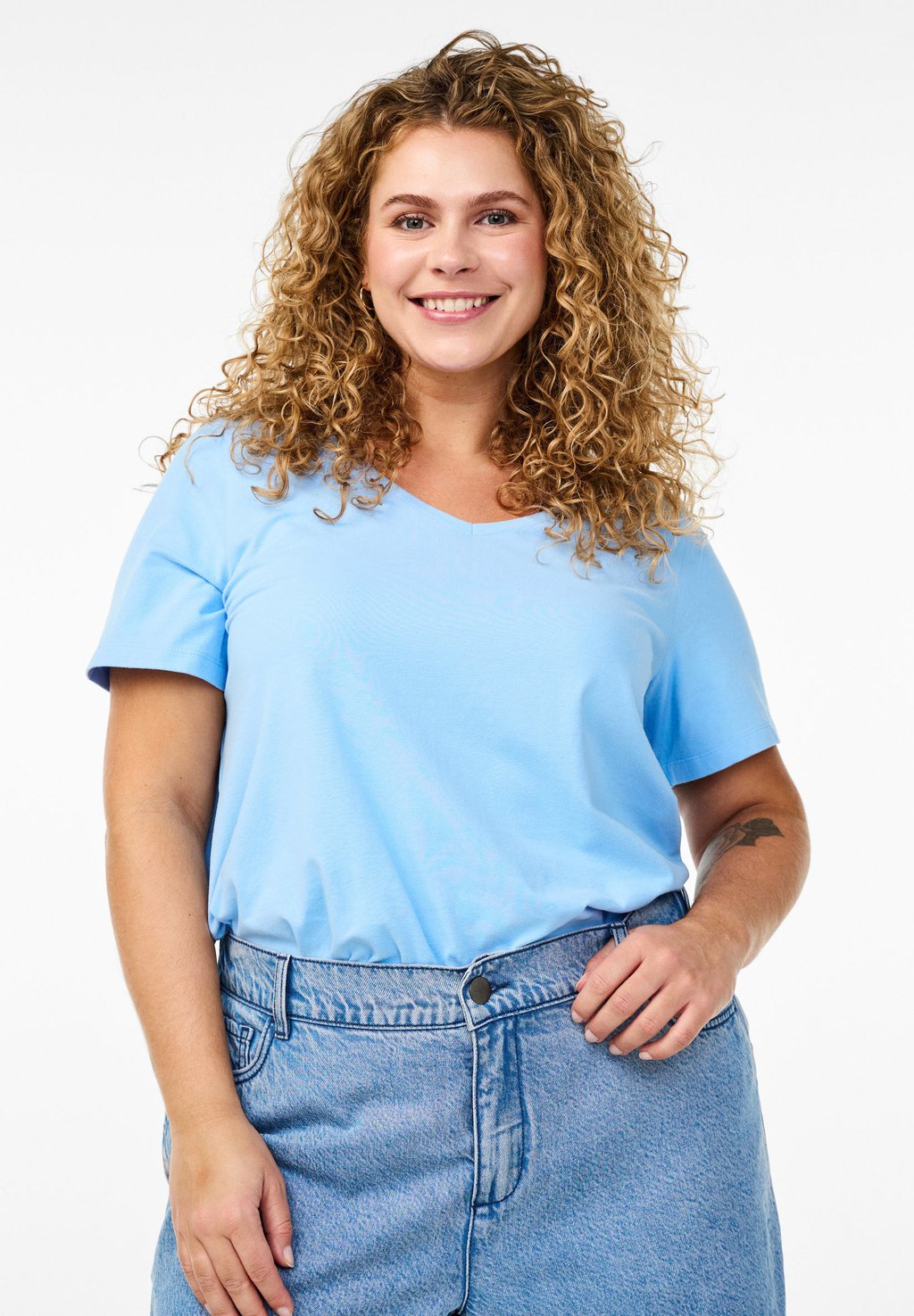 Базовая футболка Zizzi, цвет Open Air
Базовая футболка Zizzi, цвет Open Air