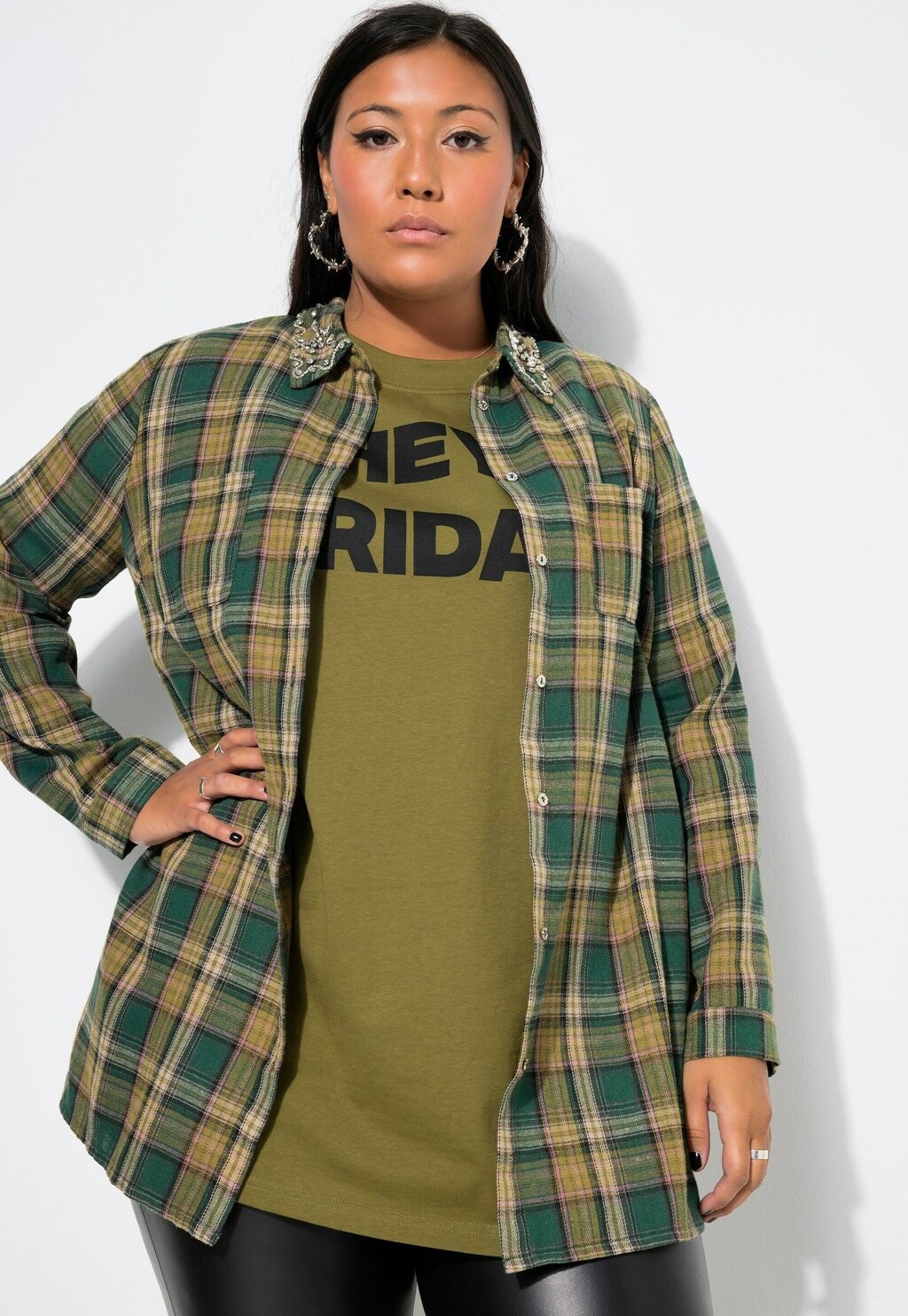 Блузка на пуговицах Studio Untold, оливковый
Блузка на пуговицах Studio Untold, оливковый