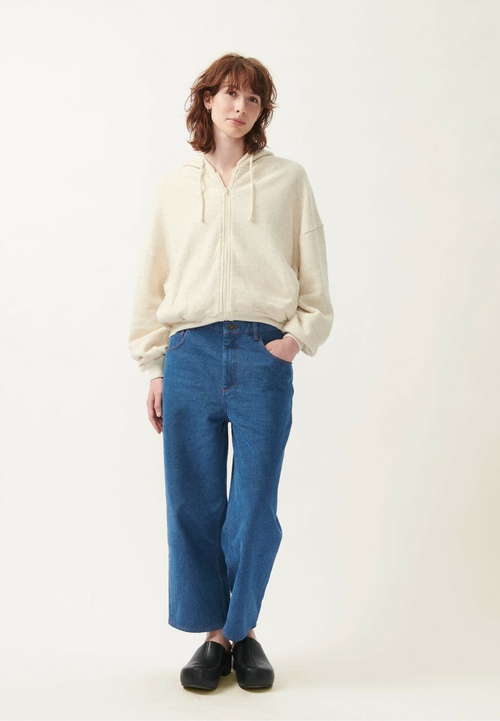 Спортивный костюм ITONAY American Vintage, пестрый песок
Спортивный костюм ITONAY American Vintage, пестрый песок