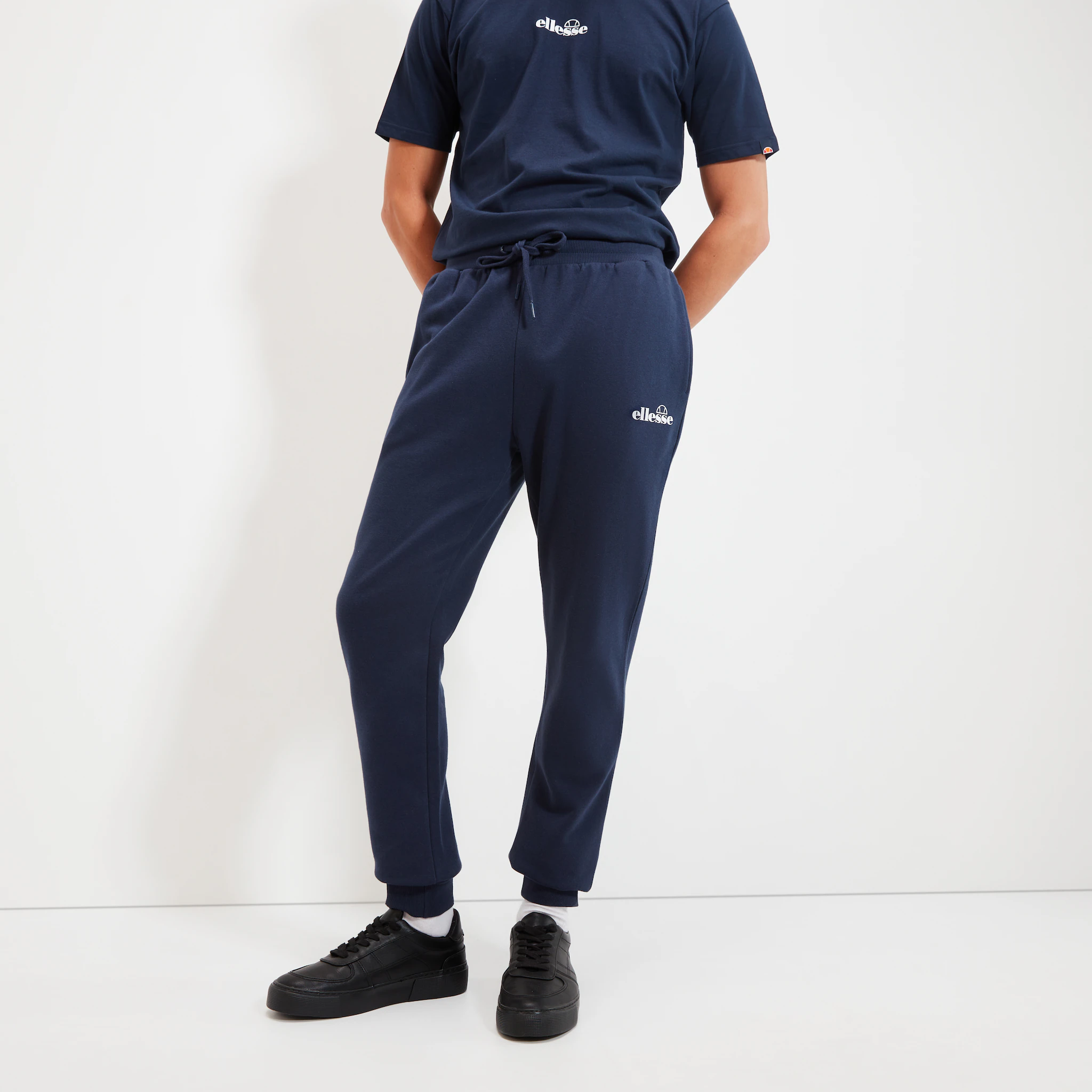 Спортивные брюки Ellesse "CRAVO JOG PANT", цвет морской волны
Спортивные брюки Ellesse "CRAVO JOG PANT", цвет морской волны