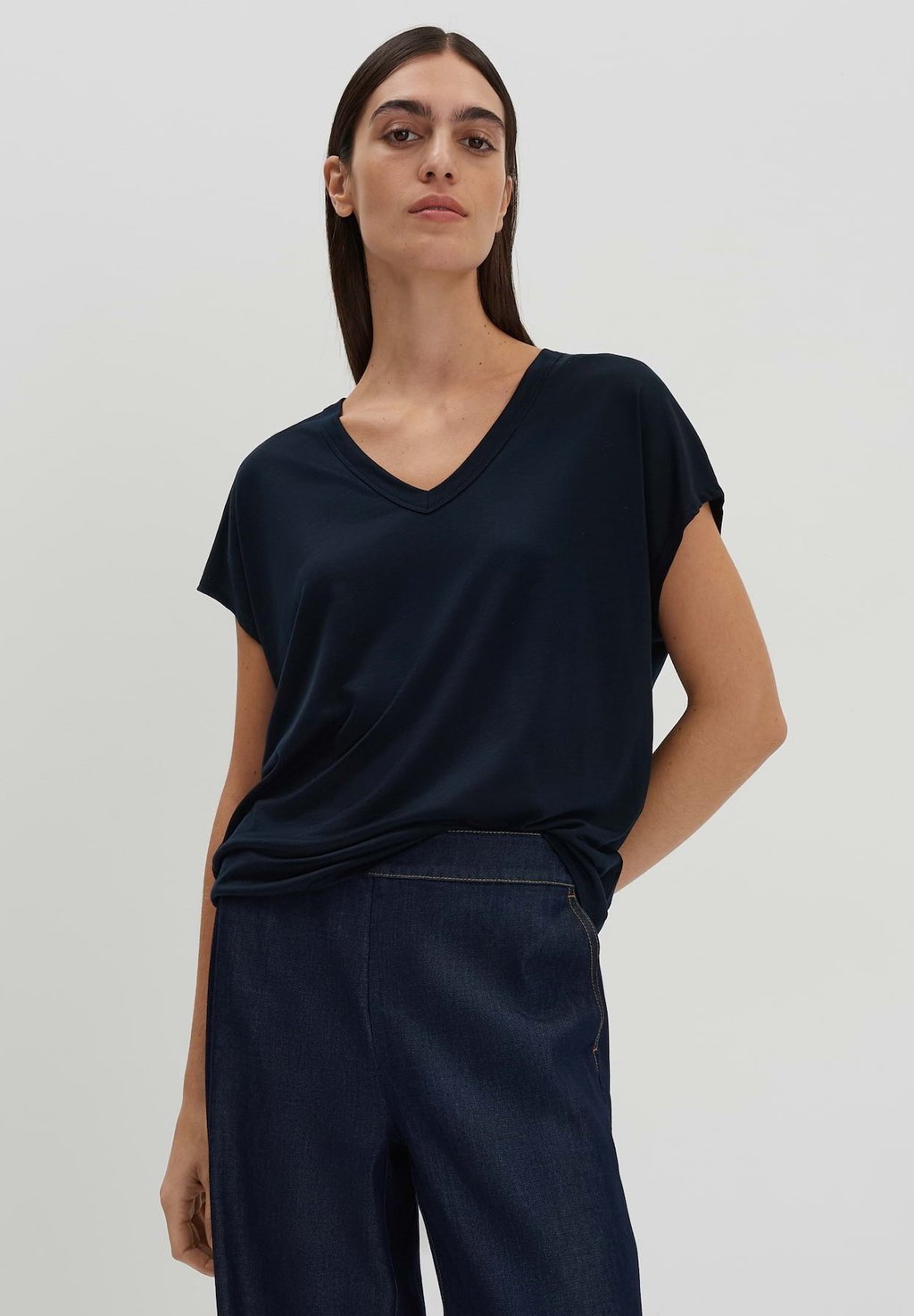 Базовая футболка SOFT REGULAR FIT V-NECK someday., темно-синий
Базовая футболка SOFT REGULAR FIT V-NECK someday., темно-синий