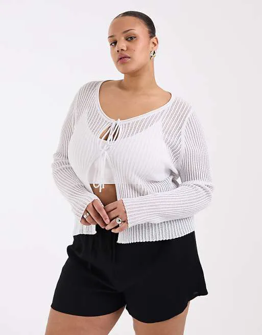 Белый топ ONLY Curve с завязками спереди, связанный крючком
Белый топ ONLY Curve с завязками спереди, связанный крючком