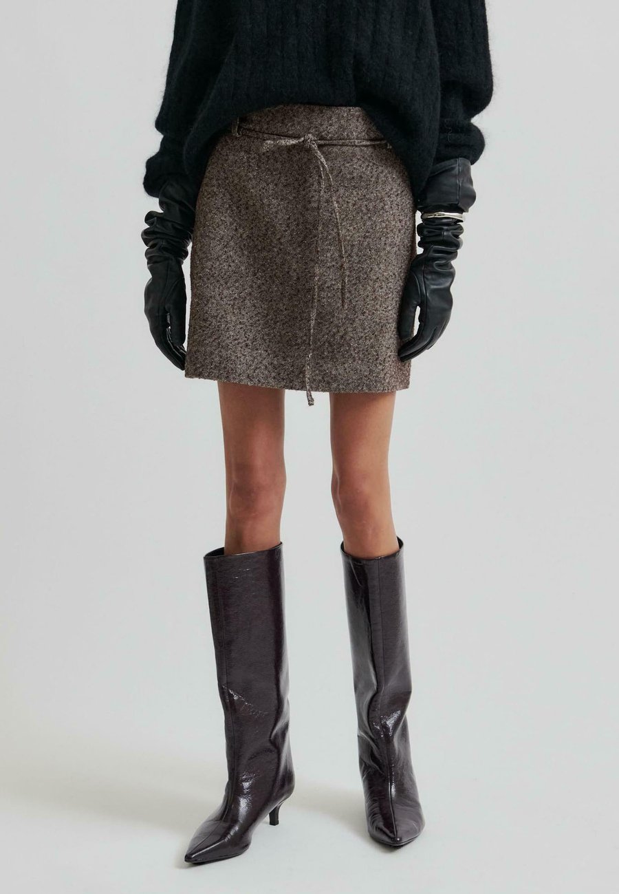 Юбка Second Female ARBOR, Chocolate Plum/Brown
Юбка Second Female ARBOR, Chocolate Plum/Brown