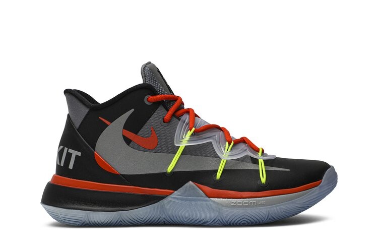 Кроссовки Nike ROKIT x Kyrie 5, черный
Кроссовки Nike ROKIT x Kyrie 5, черный