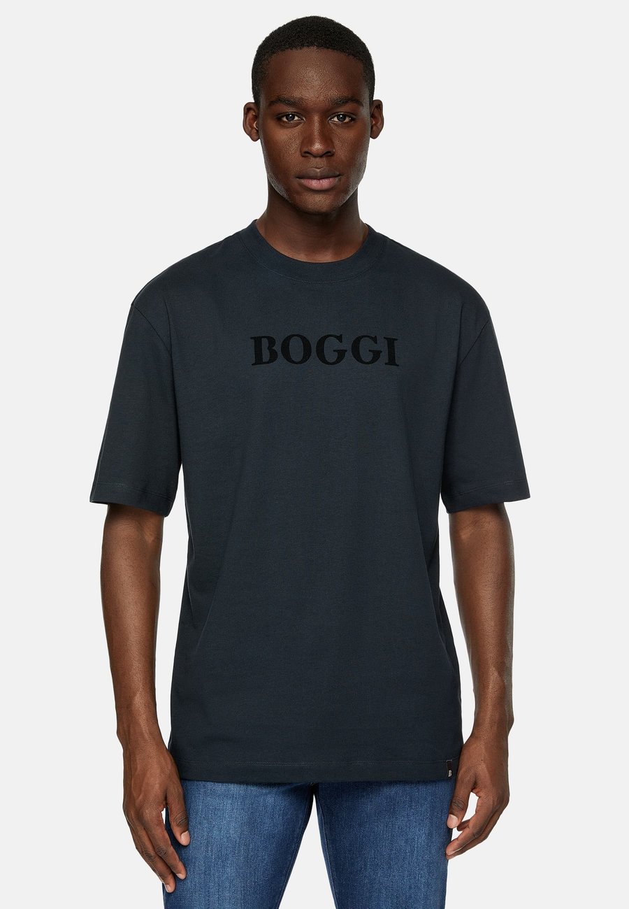 Футболка Boggi Milano Print T-shirt, Navy Blue/Blue, Синий, Футболка Boggi Milano Print T-shirt, Navy Blue/Blue
Футболка Boggi Milano Print T-shirt, Navy Blue/Blue, Синий, Футболка Boggi Milano Print T-shirt, Navy Blue/Blue