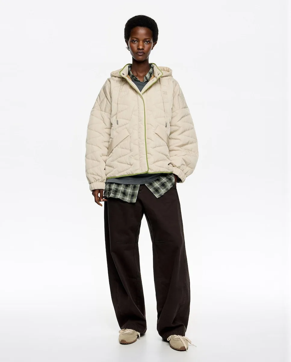 Женский стеганый пуховик с капюшоном Bimba y Lola, белый
Женский стеганый пуховик с капюшоном Bimba y Lola, белый