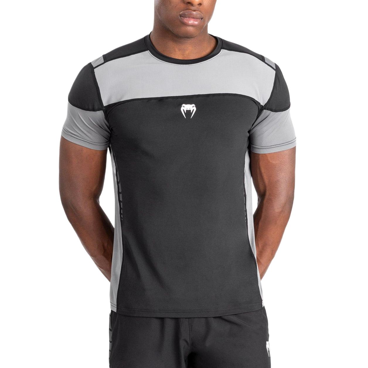 Футболка мужская VENUM, черная
Футболка мужская VENUM, черная