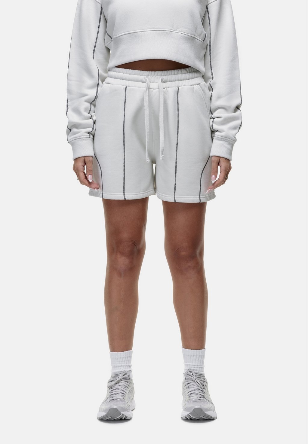Шорты LSRT GDP - Tracksuit bottoms Good For Nothing, кремовый
Шорты LSRT GDP - Tracksuit bottoms Good For Nothing, кремовый
