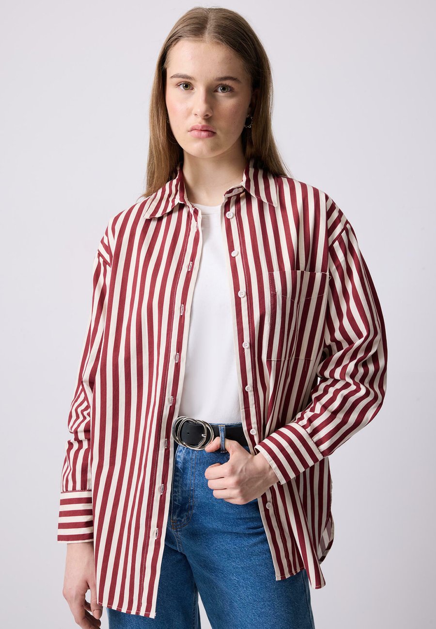 Блуза Touché Privé STRIPED WITH POCKETS, Burgundy/Bordeaux
Блуза Touché Privé STRIPED WITH POCKETS, Burgundy/Bordeaux