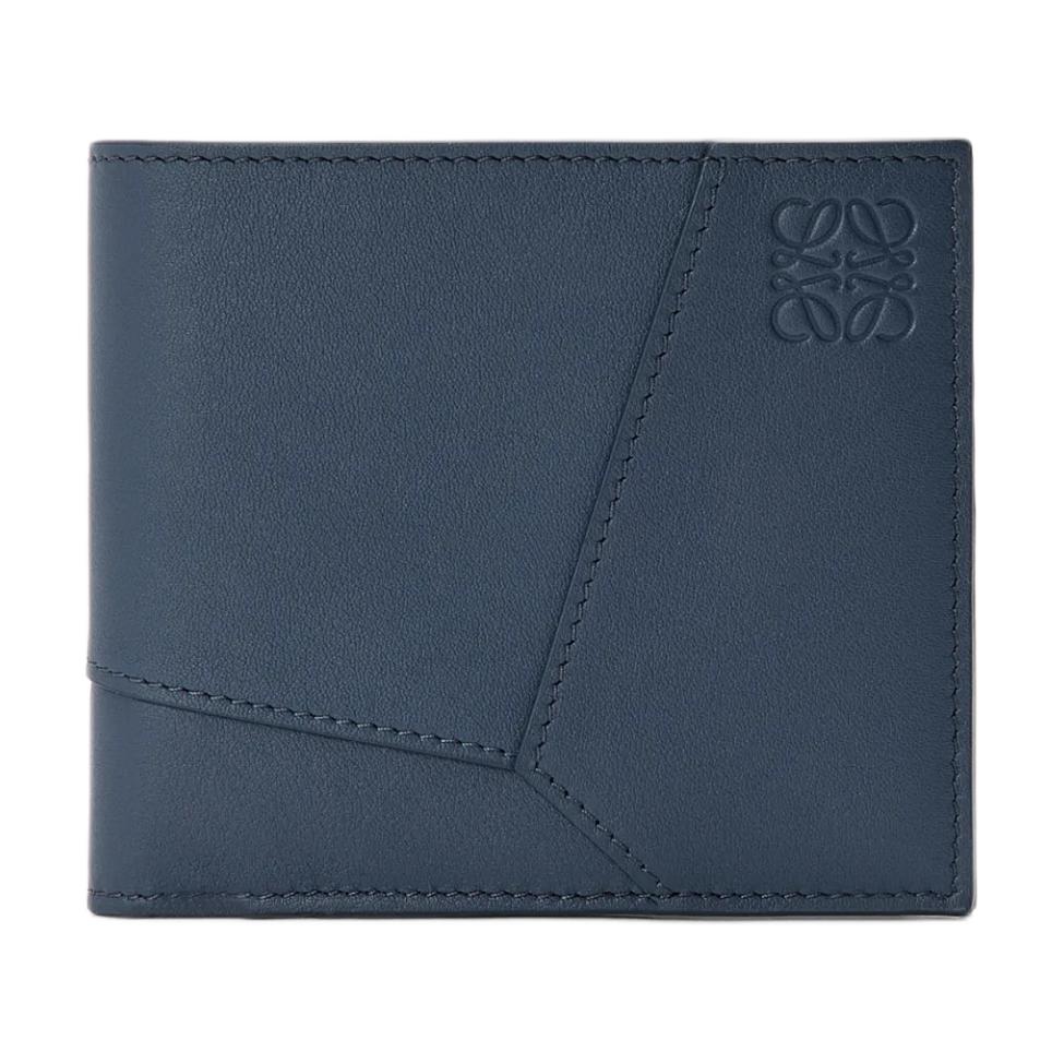 LOEWE Кошелёк из телячьей кожи с головоломкой окрашенный индиго
LOEWE Кошелёк из телячьей кожи с головоломкой окрашенный индиго