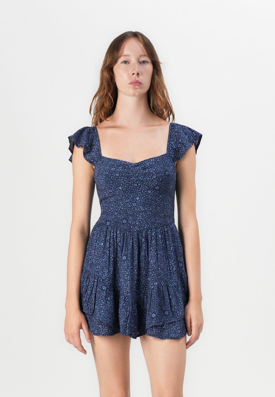 Платье Hollister Co. FLUTTER SLEEVE PINCH BUST MINI SKORT DRESS, Blue/Dark Blue
Платье Hollister Co. FLUTTER SLEEVE PINCH BUST MINI SKORT DRESS, Blue/Dark Blue