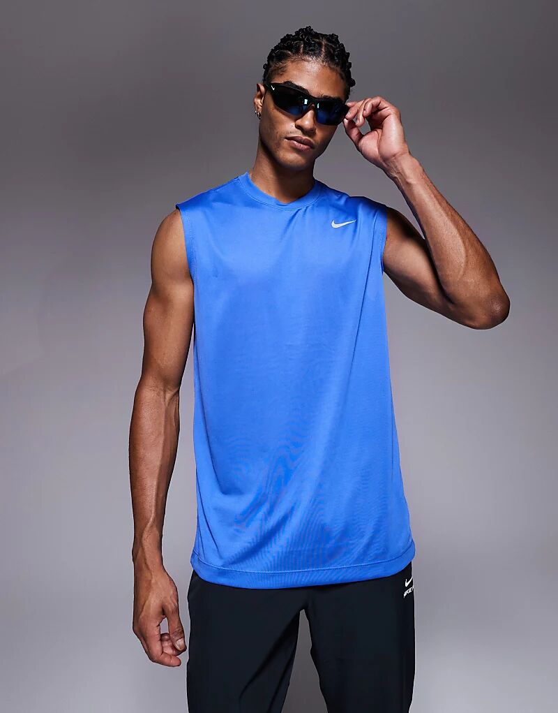 Майка Nike Training Legend Dri-FIT синего цвета
Майка Nike Training Legend Dri-FIT синего цвета