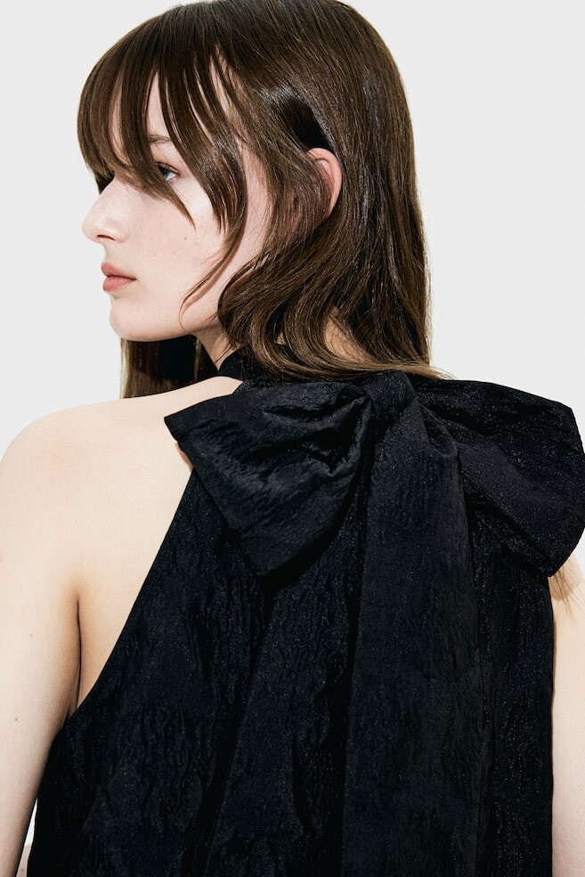 Жаккардовое платье с бантом сзади H&M, черный
Жаккардовое платье с бантом сзади H&M, черный