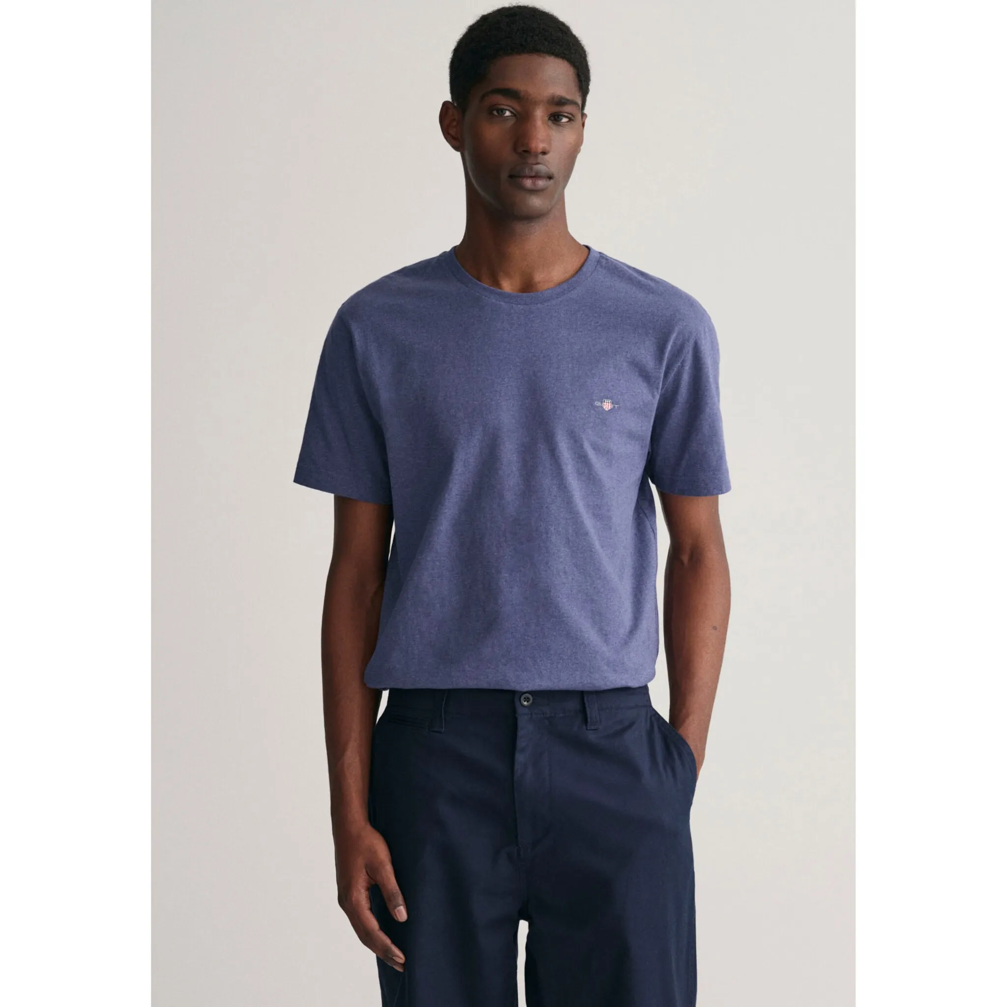 Футболка Gant "REG SHIELD SS T-SHIRT", с вышитым логотипом на груди, джинсовый
Футболка Gant "REG SHIELD SS T-SHIRT", с вышитым логотипом на груди, джинсовый