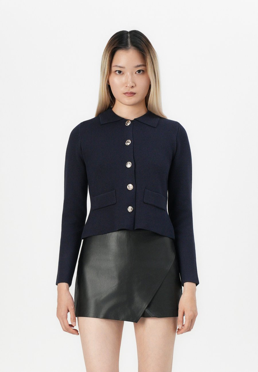 Кардиган ONLY ONLALBERTE LIFE BUTTON JACKET, Night Sky/Dark Blue
Кардиган ONLY ONLALBERTE LIFE BUTTON JACKET, Night Sky/Dark Blue