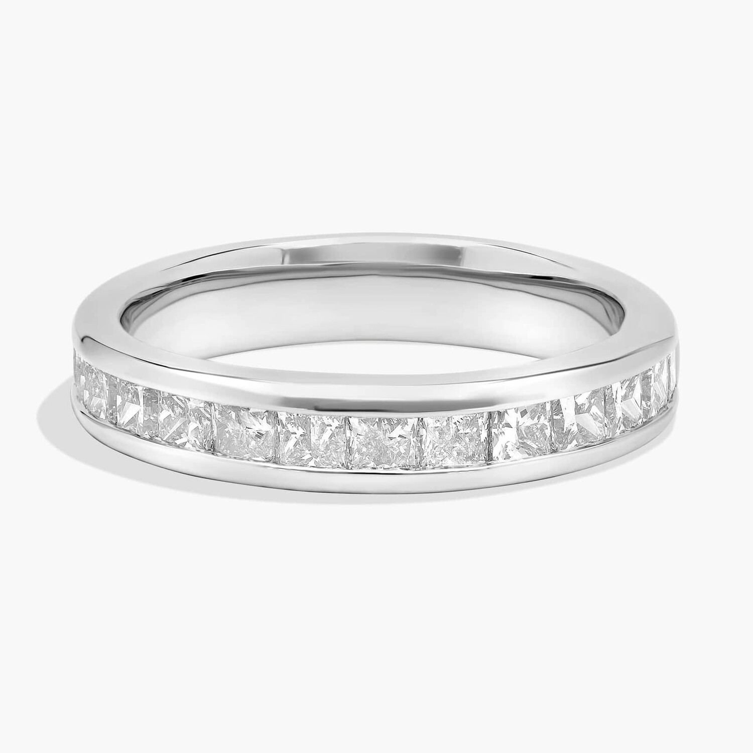 Кольцо с выращенным в лаборатории бриллиантом огранки «Принцесса» в канальной оправе из 14-каратного белого золота (1 карат, двойной цвет — FG / VS2-SI1) Blue Nile
Кольцо с выращенным в лаборатории бриллиантом огранки «Принцесса» в канальной оправе из 14-каратного белого золота (1 карат, двойной цвет — FG / VS2-SI1) Blue Nile