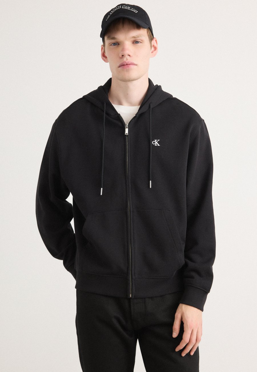 Толстовка Calvin Klein Jeans MONOGRAM, Black, Черный, Толстовка Calvin Klein Jeans MONOGRAM, Black
Толстовка Calvin Klein Jeans MONOGRAM, Black, Черный, Толстовка Calvin Klein Jeans MONOGRAM, Black
