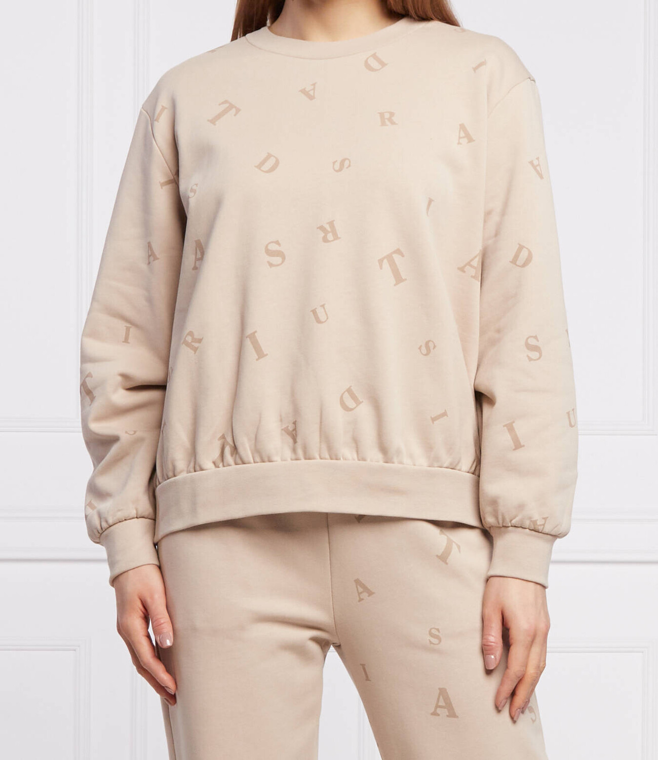 Толстовка Trussardi regular fit, бежевый
Толстовка Trussardi regular fit, бежевый