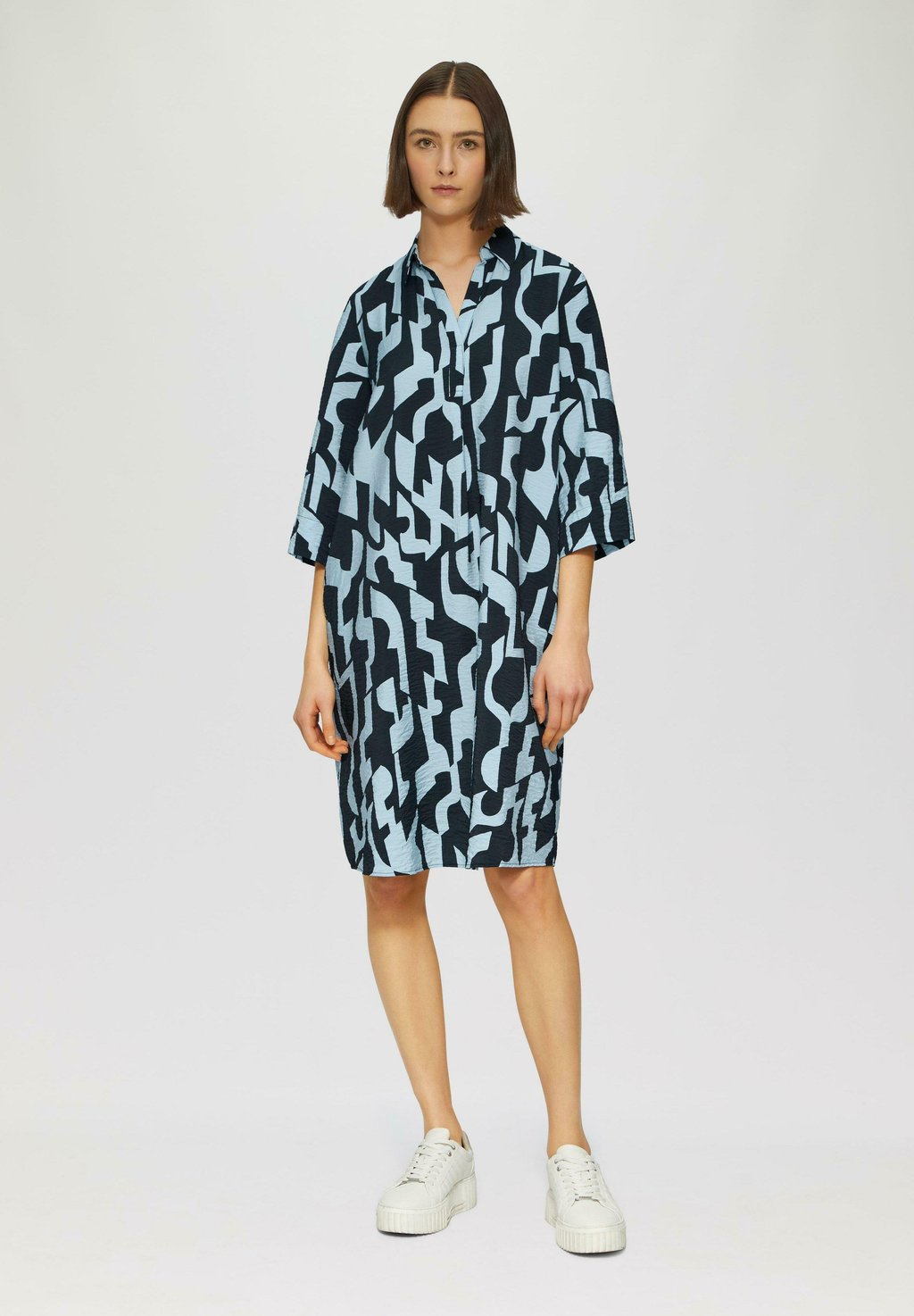 Повседневное платье MIT EINGRIFFTASCHEN s.Oliver, темно-синий
Повседневное платье MIT EINGRIFFTASCHEN s.Oliver, темно-синий