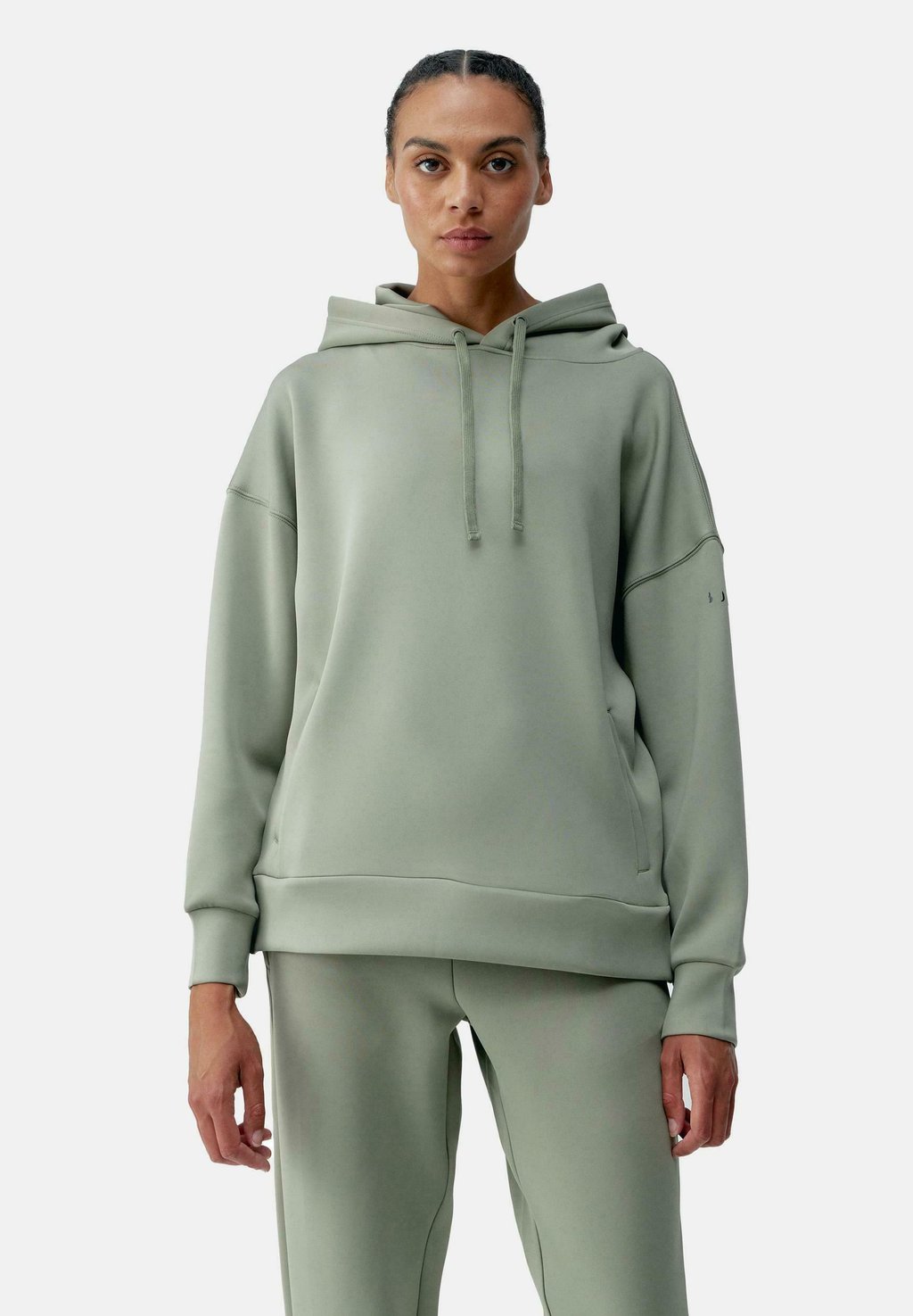 Толстовка с капюшоном ISOLDE Born Living Yoga, зеленый
Толстовка с капюшоном ISOLDE Born Living Yoga, зеленый