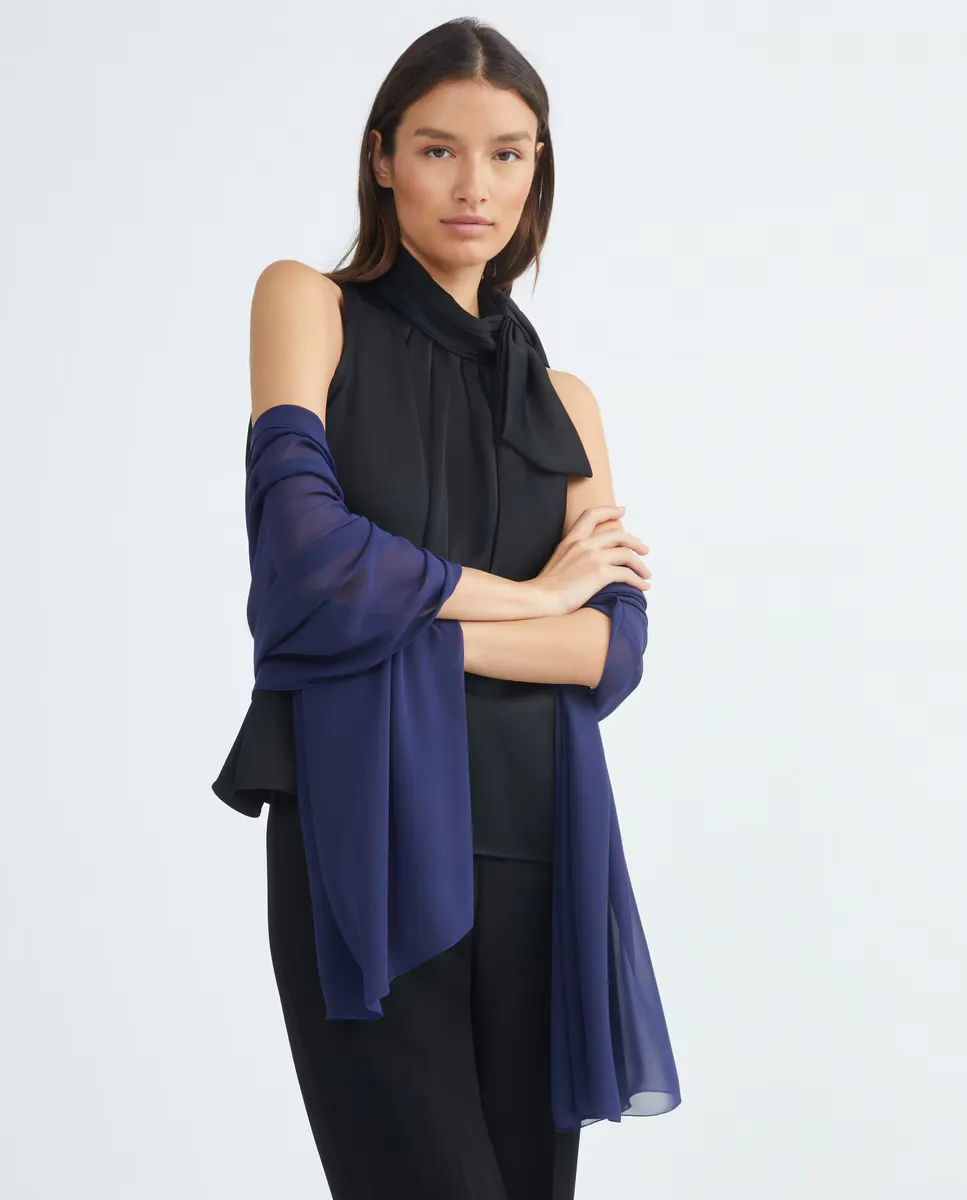 Однотонная праздничная шаль темно-синего цвета Banarassi
Однотонная праздничная шаль темно-синего цвета Banarassi