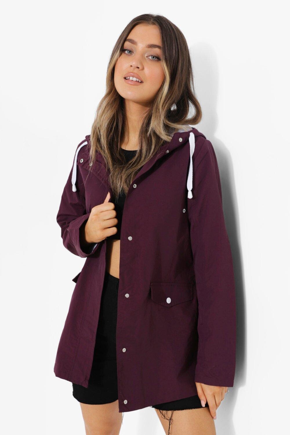 Mac с капюшоном и контрастной отделкой boohoo, красный
Mac с капюшоном и контрастной отделкой boohoo, красный