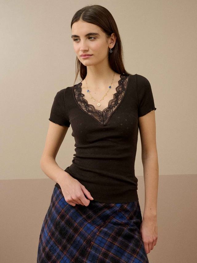 Топ с короткими рукавами и кружевной отделкой Brora, Bitter Chocolate
Топ с короткими рукавами и кружевной отделкой Brora, Bitter Chocolate