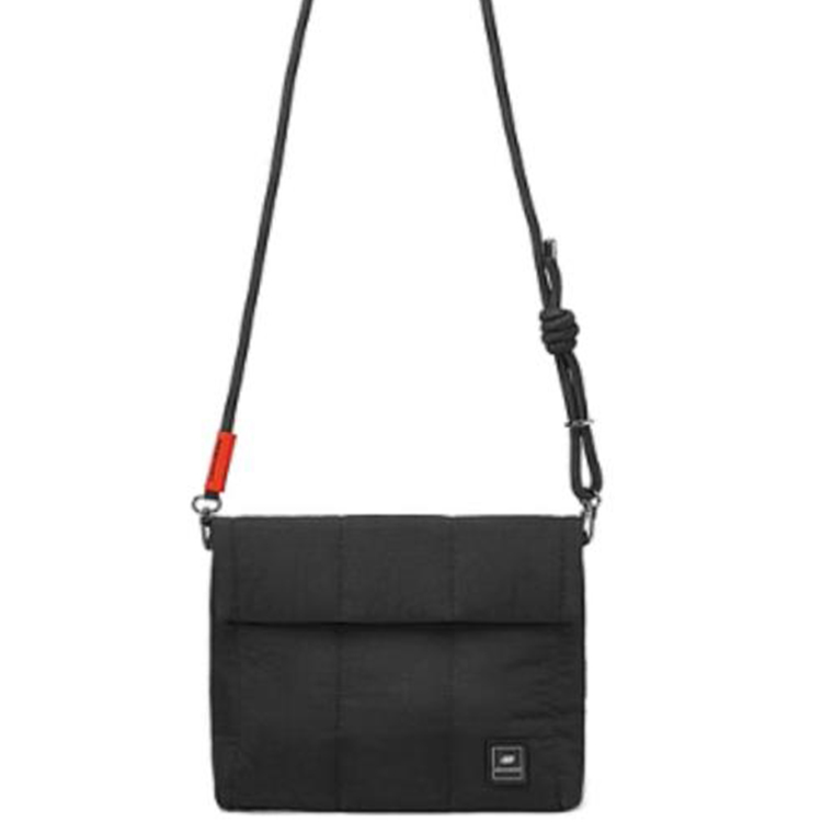 Skechers Тканевая сумка через плечо унисекс угольно-черная, Carbon Black
Skechers Тканевая сумка через плечо унисекс угольно-черная, Carbon Black