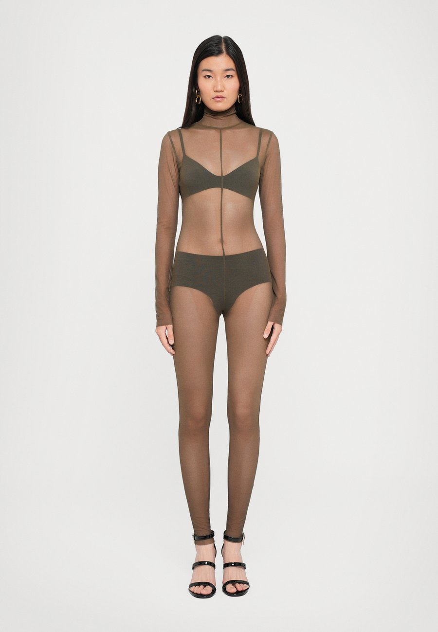 Комбинезон Norma Kamali LONG SLEEVE SLIM FIT TURTLE CATSUIT, Bark/Dark Brown
Комбинезон Norma Kamali LONG SLEEVE SLIM FIT TURTLE CATSUIT, Bark/Dark Brown