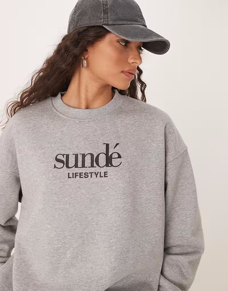 Толстовка свободного кроя Sunde из мягкого микса серого меланжевого цвета
Толстовка свободного кроя Sunde из мягкого микса серого меланжевого цвета