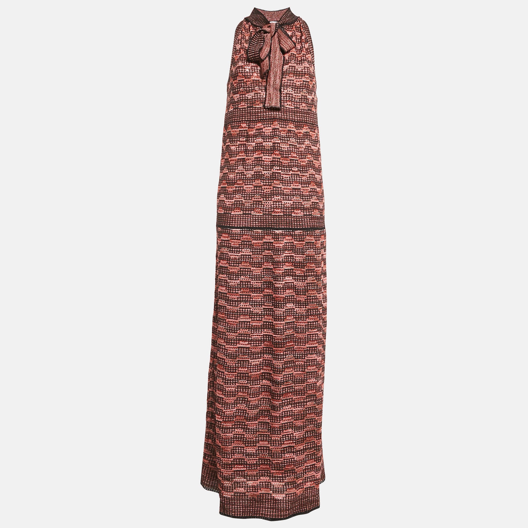 M Missoni Платье макси Missoni с разноцветным узором, люрексовым трикотажем и завязками на шее
M Missoni Платье макси Missoni с разноцветным узором, люрексовым трикотажем и завязками на шее
