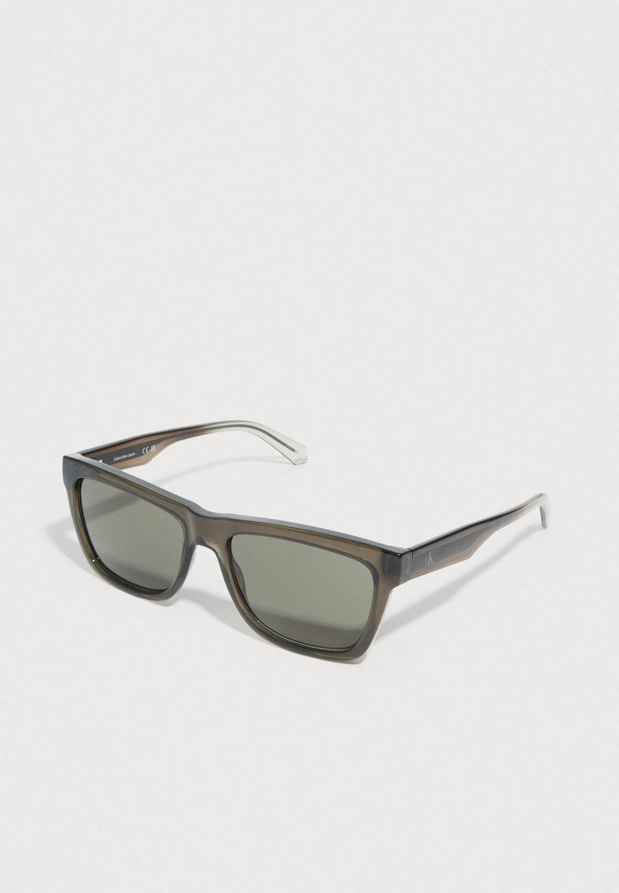 Солнцезащитные очки Calvin Klein Jeans Sunglasses, Transparent Khaki/Khaki
Солнцезащитные очки Calvin Klein Jeans Sunglasses, Transparent Khaki/Khaki