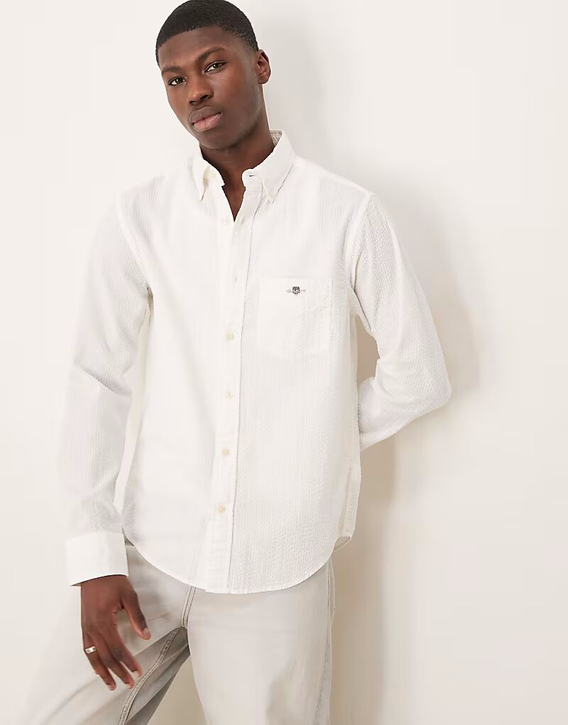 Рубашка GANT из сирсакера с логотипом в тональную полоску цвета «кремовый»
Рубашка GANT из сирсакера с логотипом в тональную полоску цвета «кремовый»