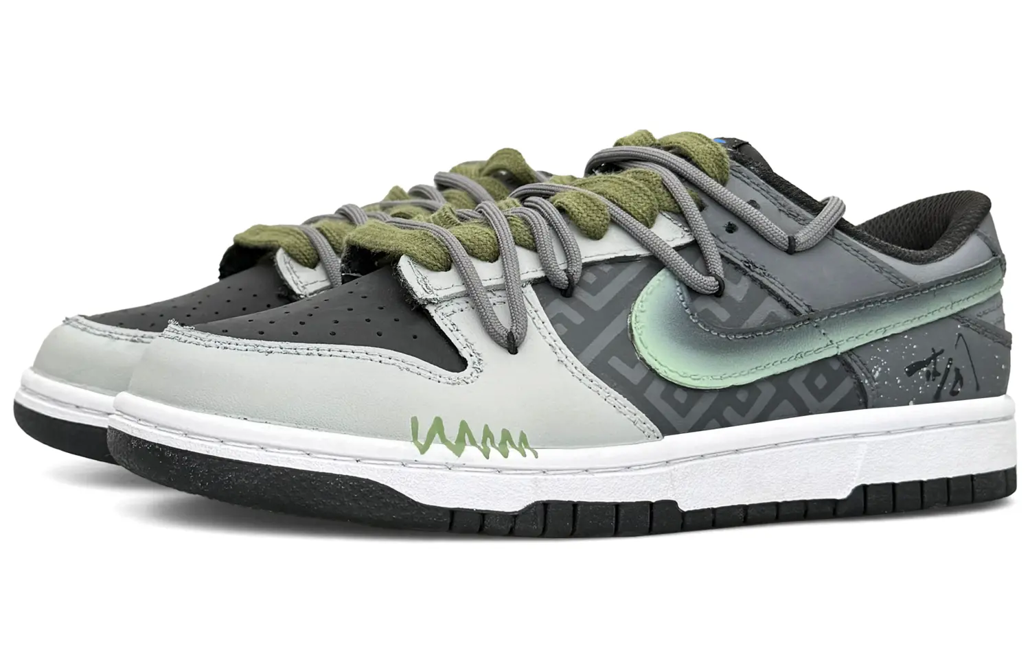 Кроссовки Nike Dunk Skateboarding Shoes Women's Low-top Green, серый
Кроссовки Nike Dunk Skateboarding Shoes Women's Low-top Green, серый