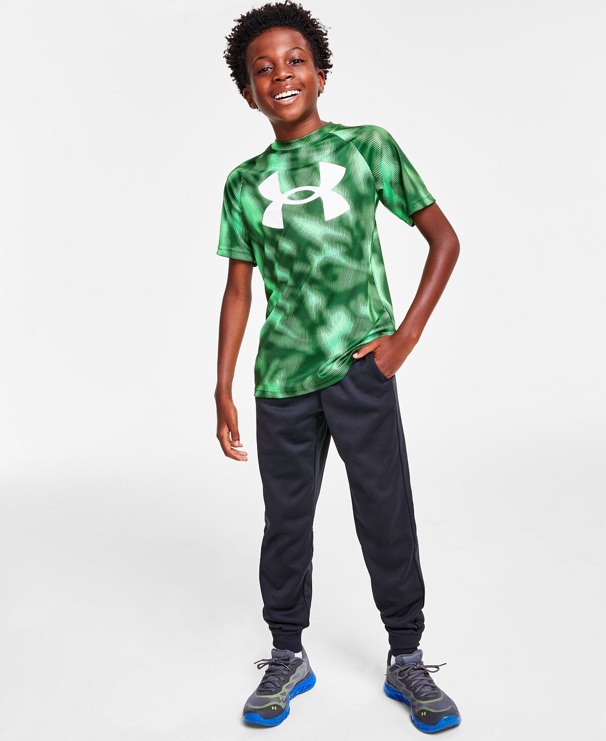 Футболка с большим логотипом Big Boys Tech и флисовые спортивные штаны Armor Under Armour
Футболка с большим логотипом Big Boys Tech и флисовые спортивные штаны Armor Under Armour