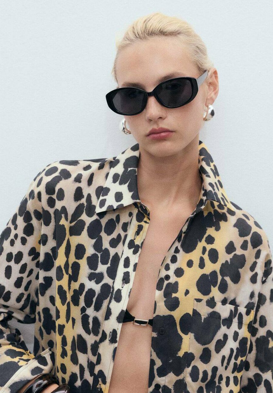 Блуза Mango Button-down blouse, Black
Блуза Mango Button-down blouse, Black
