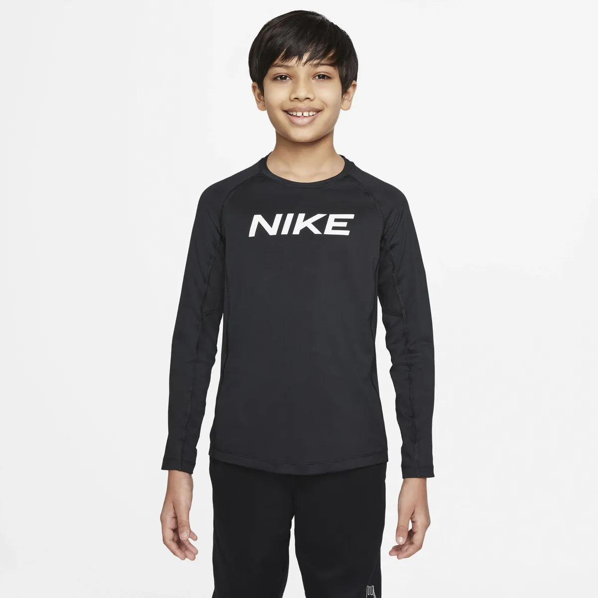 Рубашка Nike с длинными рукавами "Pro Dri-FIT Big Kids' (Boys') Long-Sleeve Top", черный
Рубашка Nike с длинными рукавами "Pro Dri-FIT Big Kids' (Boys') Long-Sleeve Top", черный