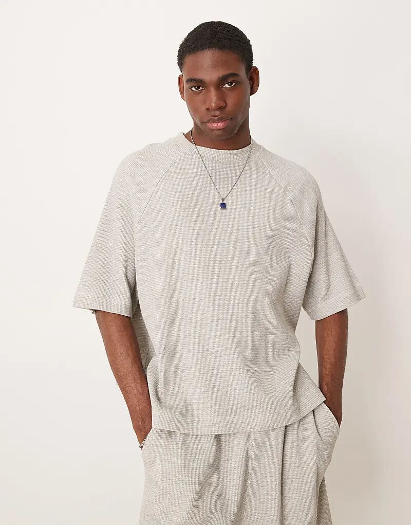 Футболка свободного кроя реглан ASOS DESIGN из серой меланжевой вафельной ткани — часть комплекта
Футболка свободного кроя реглан ASOS DESIGN из серой меланжевой вафельной ткани — часть комплекта