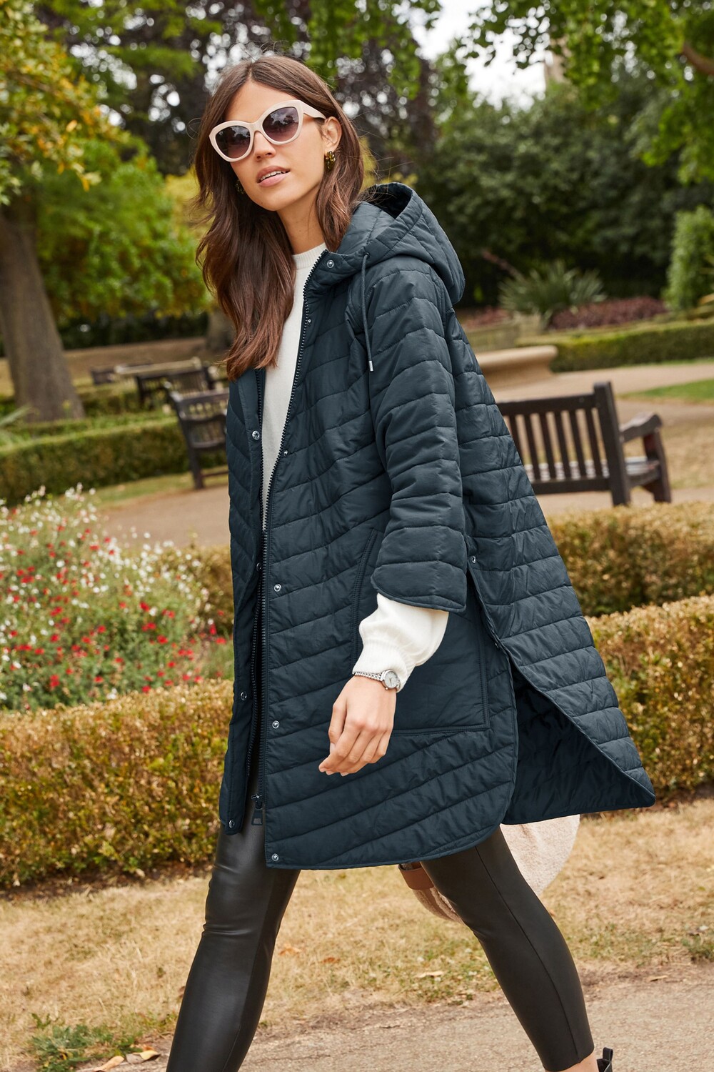 Непромокаемое стеганое пончо Next, синий
Непромокаемое стеганое пончо Next, синий