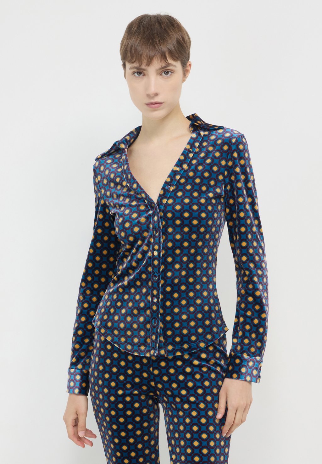 Блузка на пуговицах FANTASIA Calliope, синий
Блузка на пуговицах FANTASIA Calliope, синий