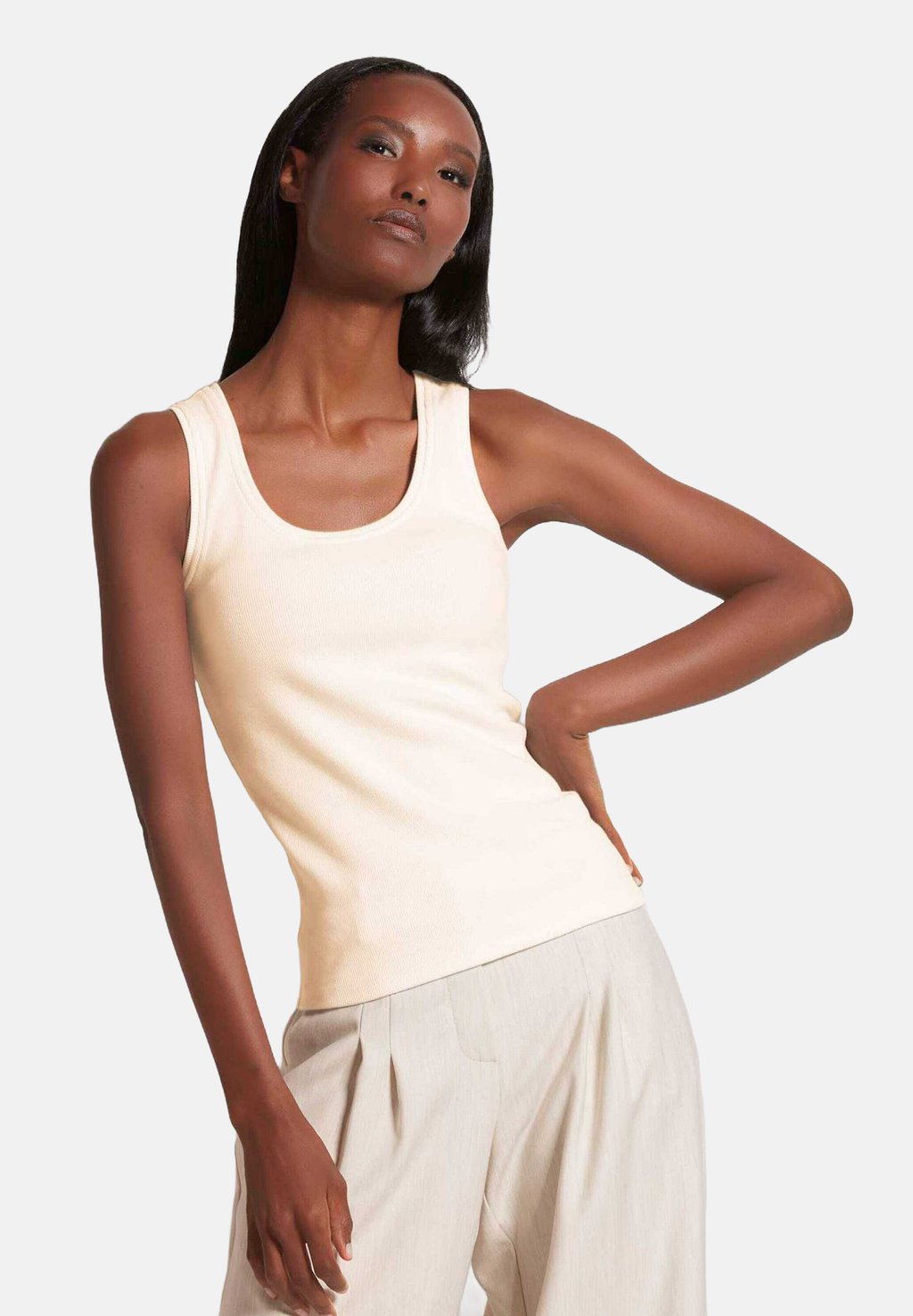 Топ ÄRMELLOSES MADELEINE, кремовый
Топ ÄRMELLOSES MADELEINE, кремовый