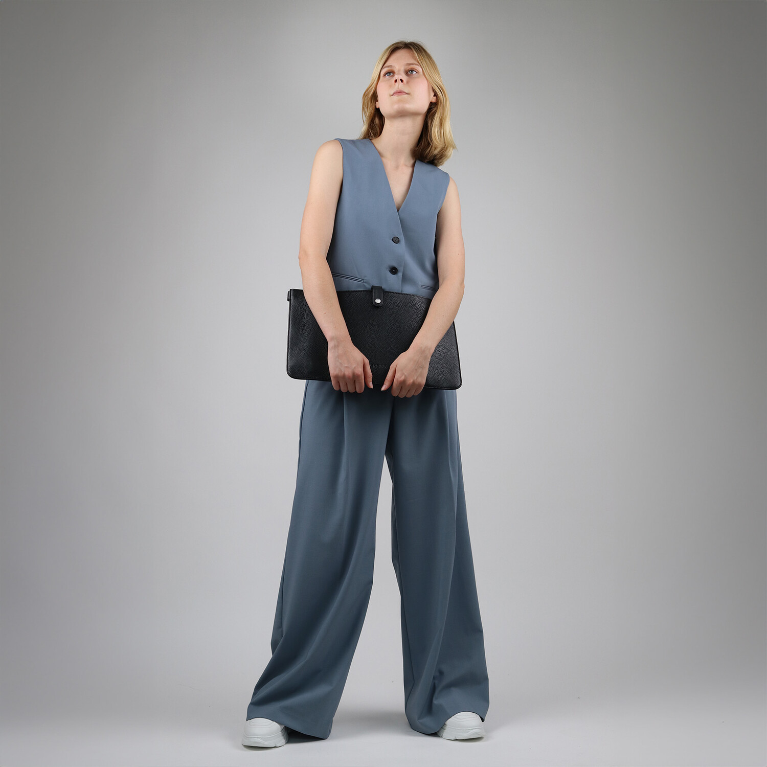 Сумка через плечо FEYNSINN Leder Add On Laptophülle 16 NEA, черный
Сумка через плечо FEYNSINN Leder Add On Laptophülle 16 NEA, черный