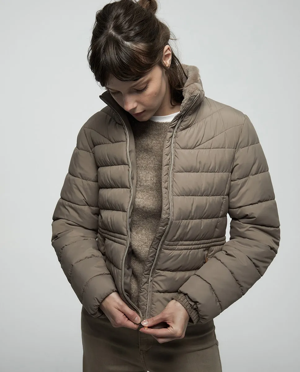 Базовая парка с мехом Sfera, бежевый
Базовая парка с мехом Sfera, бежевый