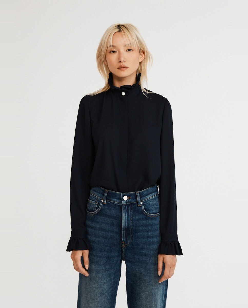 Женская рубашка с струящимся воротником в викторианском стиле Claudie Pierlot, темно-синий
Женская рубашка с струящимся воротником в викторианском стиле Claudie Pierlot, темно-синий