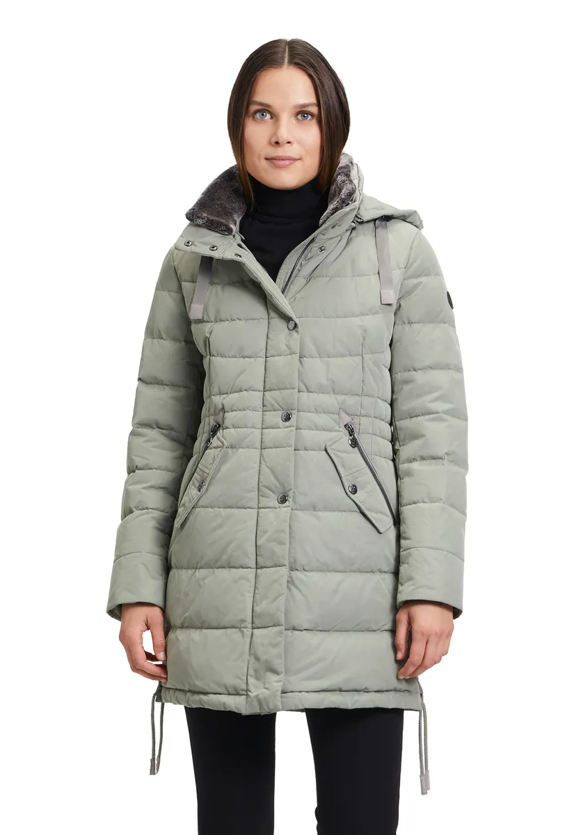 Gil Bret стеганое пальто с капюшоном, цвет Seagrass
Gil Bret стеганое пальто с капюшоном, цвет Seagrass