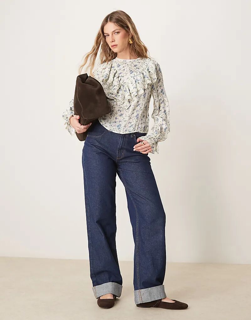 Блузка с оборкой спереди из белого меланжевого цветочного узора New Look
Блузка с оборкой спереди из белого меланжевого цветочного узора New Look