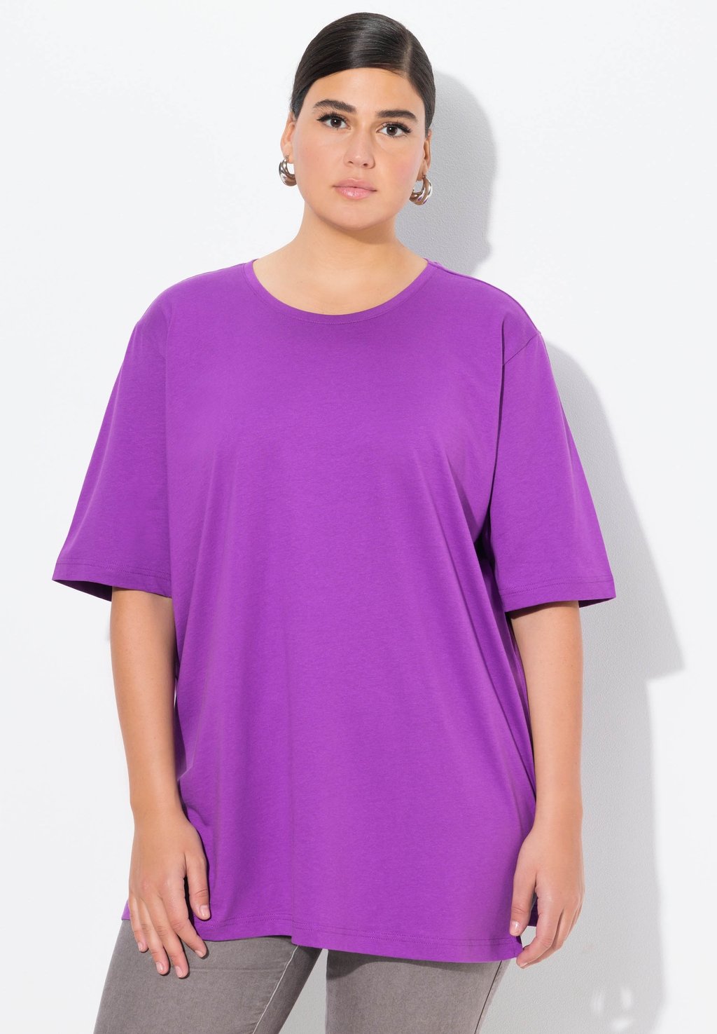 Базовая футболка PLUS SIZE SHORT SLEEVE Ulla Popken, фиолетовый 
Базовая футболка PLUS SIZE SHORT SLEEVE Ulla Popken, фиолетовый